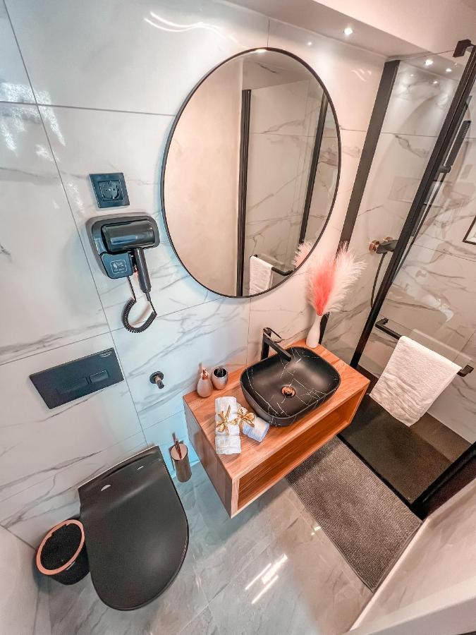 Deluxe Room 33 เบลด ภายนอก รูปภาพ